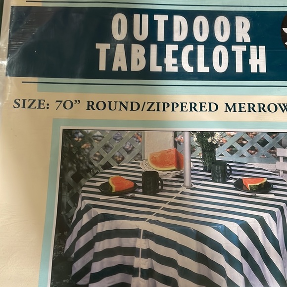Vtg. Outdoor Tablecloth 70” - Picture 6 of 8